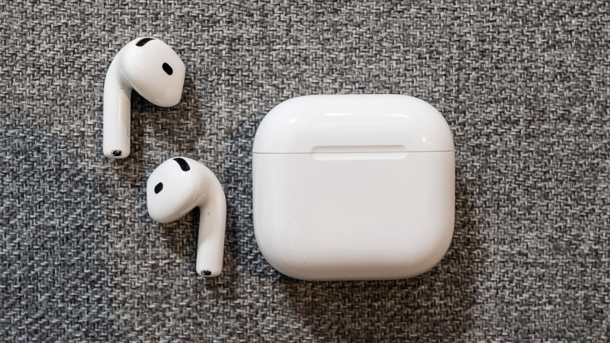 Apple Airpods 4  With ANC  & Wireless Charging Case