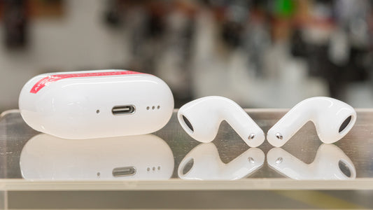 Apple Airpods 4  With ANC  & Wireless Charging Case