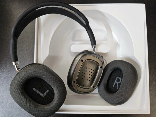 Apple Airpods Max  Generation 2 | Magnetic Earmuffs | With Logo, Pop Up & Free Leather Case ( Works with Android & iOS both)