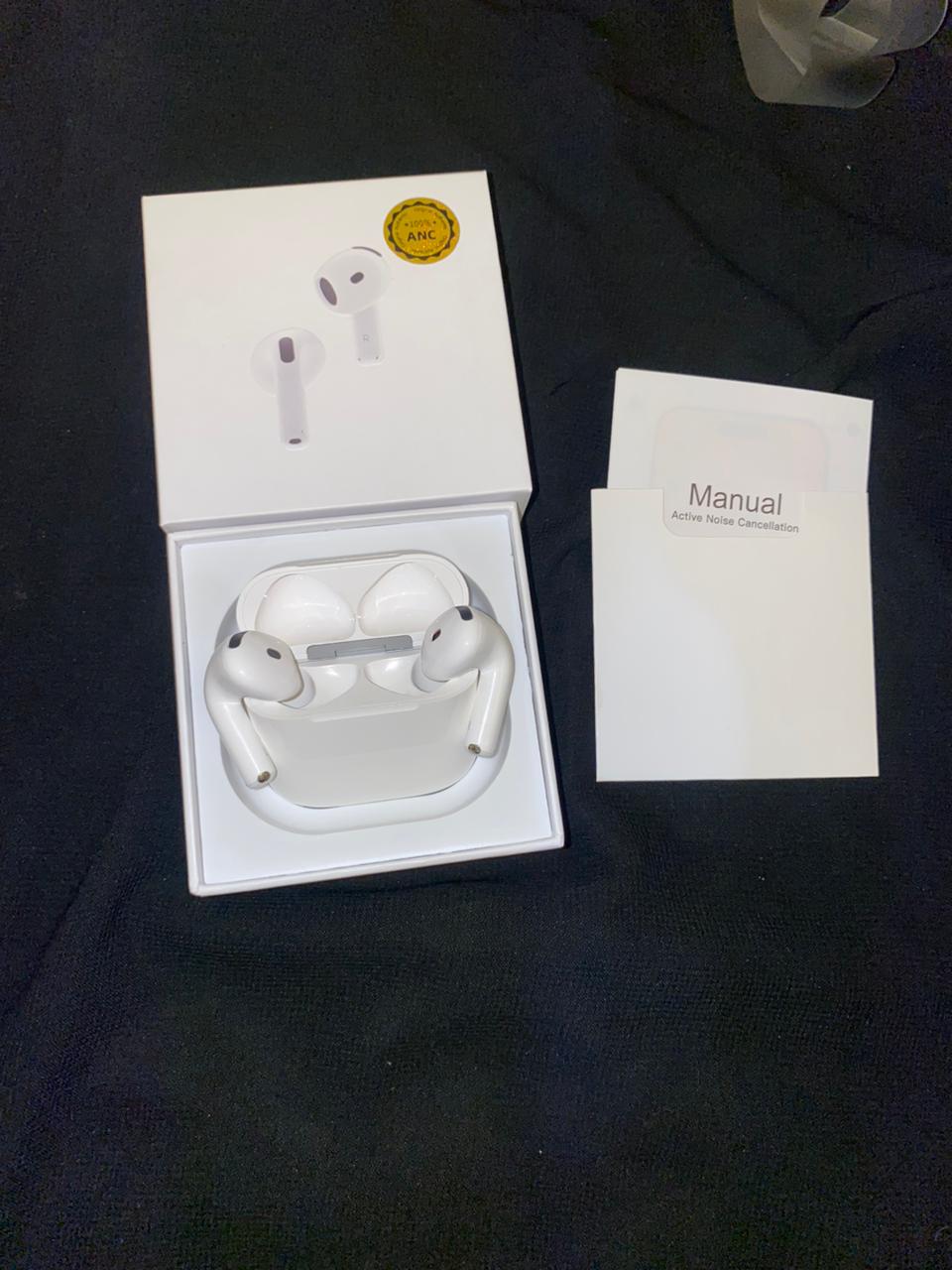 Apple Airpods 4  With ANC  & Wireless Charging Case